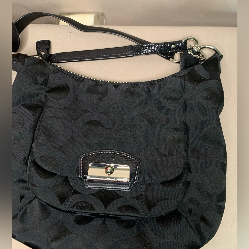 Coach Kristen Hobo Signature C/ Removable Crossbody Strap/ Silver Hardware - Picture 4 of 12